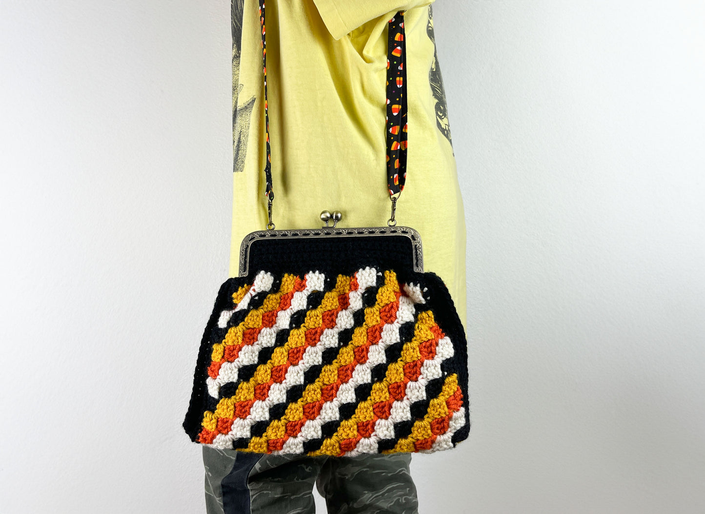 Crochet Cross Body Kiss Lock Purse with Adjustable Strap