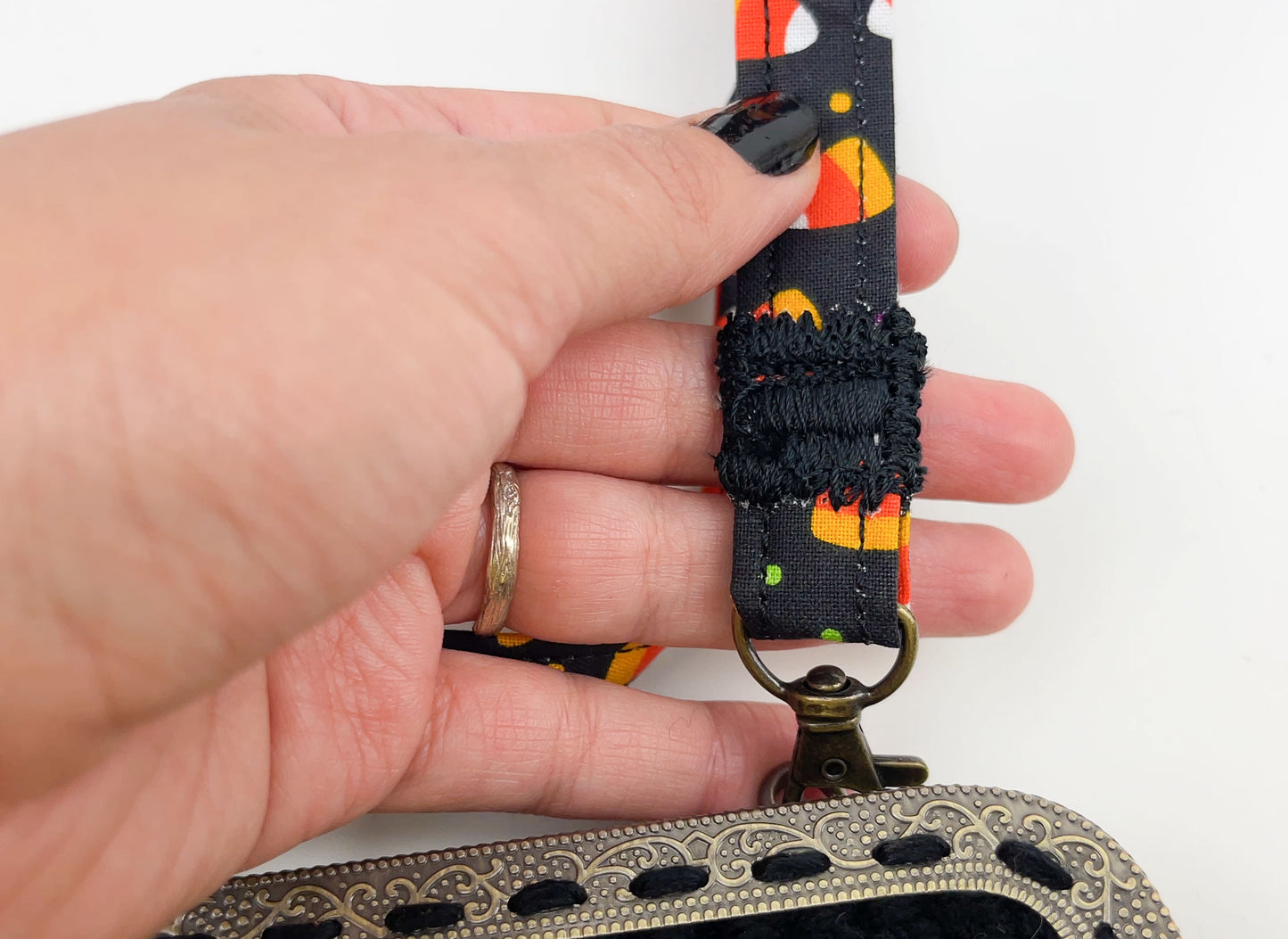 Crochet Cross Body Kiss Lock Purse with Adjustable Strap