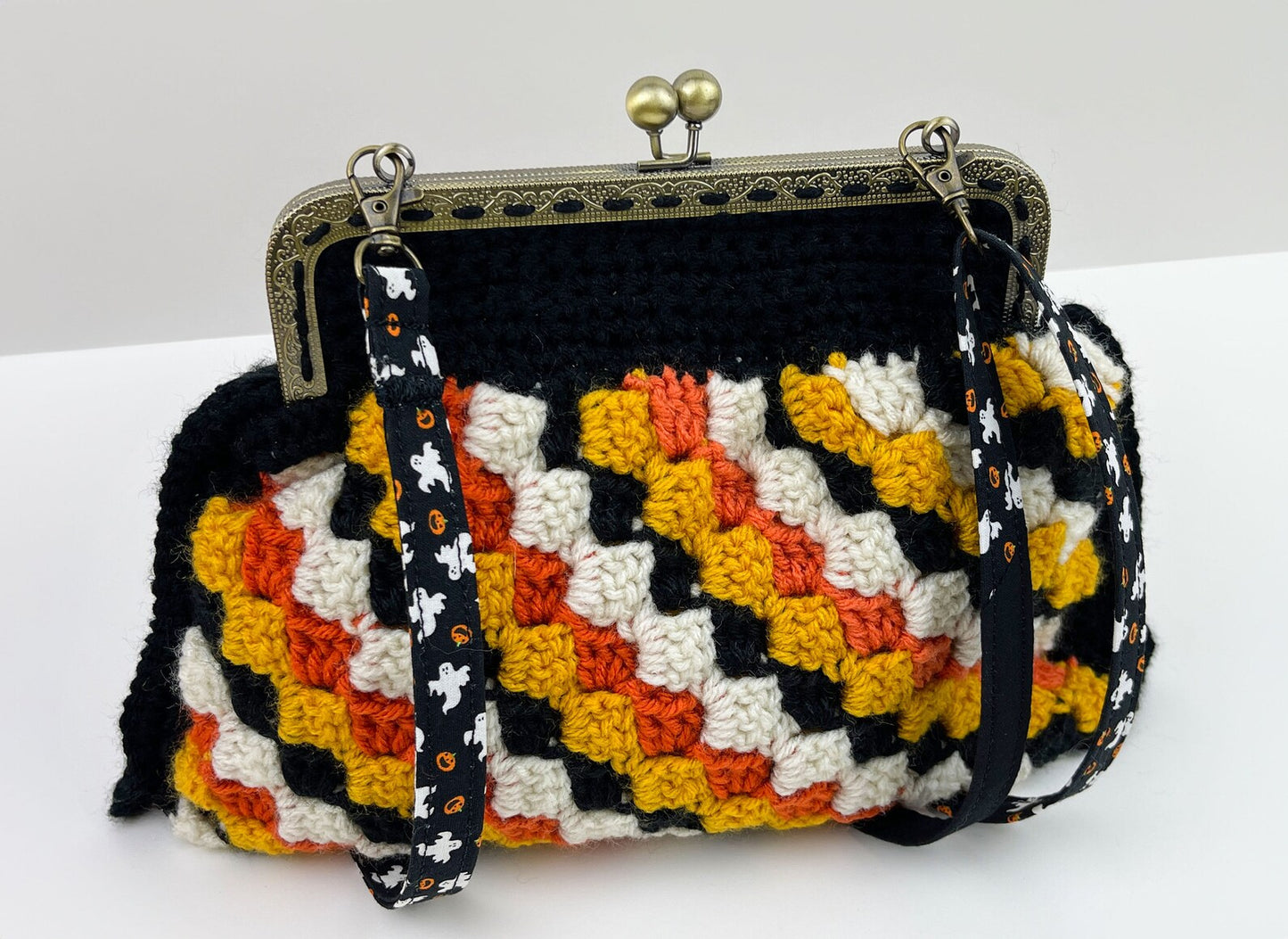 Crochet Cross Body Kiss Lock Purse with Adjustable Strap