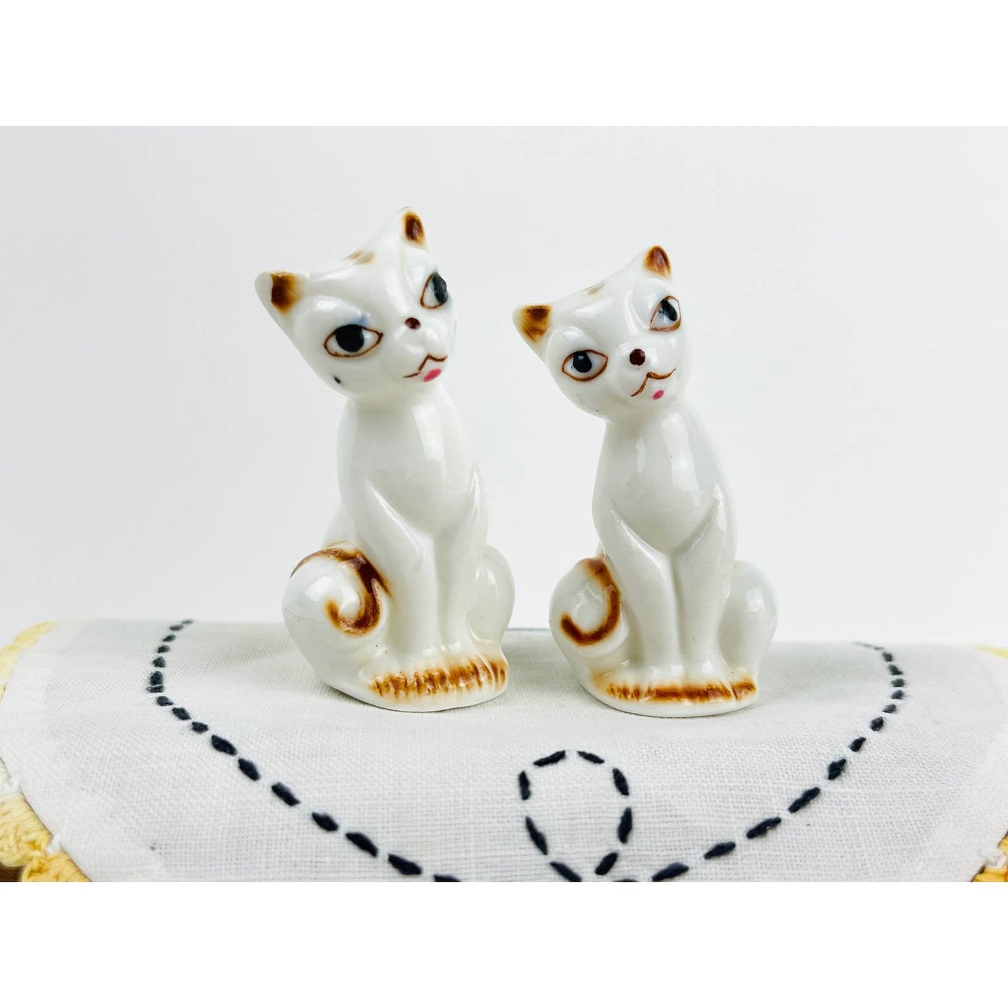 Vintage Siamese Cats Bone China Salt and Pepper Shakers 2.5"