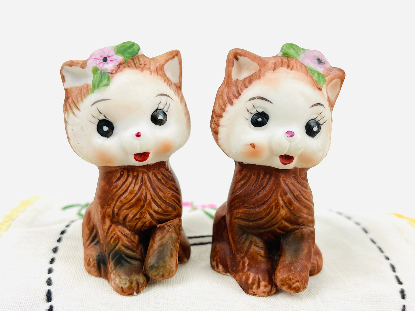 Vintage Anthropomorphic Kittens Kitschy Salt and Pepper Shakers Set of 2 Brown Kitty Cat Figurines