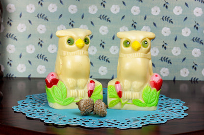Vintage anthropomorphic Owl salt and pepper shakers set of 2 Kitschy kitchen decor mid-century retro Plastic Owls kawaii whimsical critters
