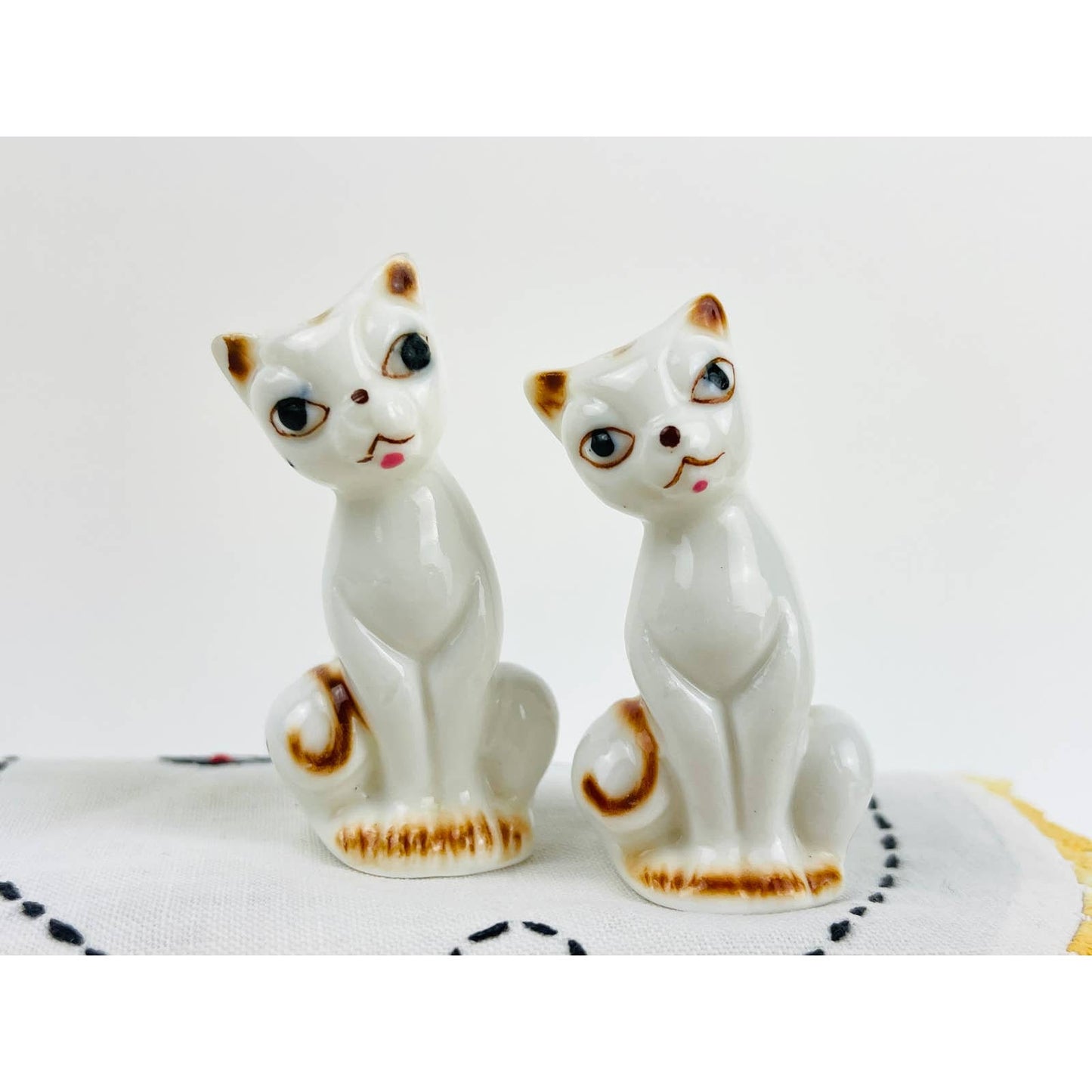 Vintage Siamese Cats Bone China Salt and Pepper Shakers 2.5"